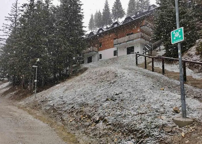 Lejlighed Apartma Med Smrekami Golte